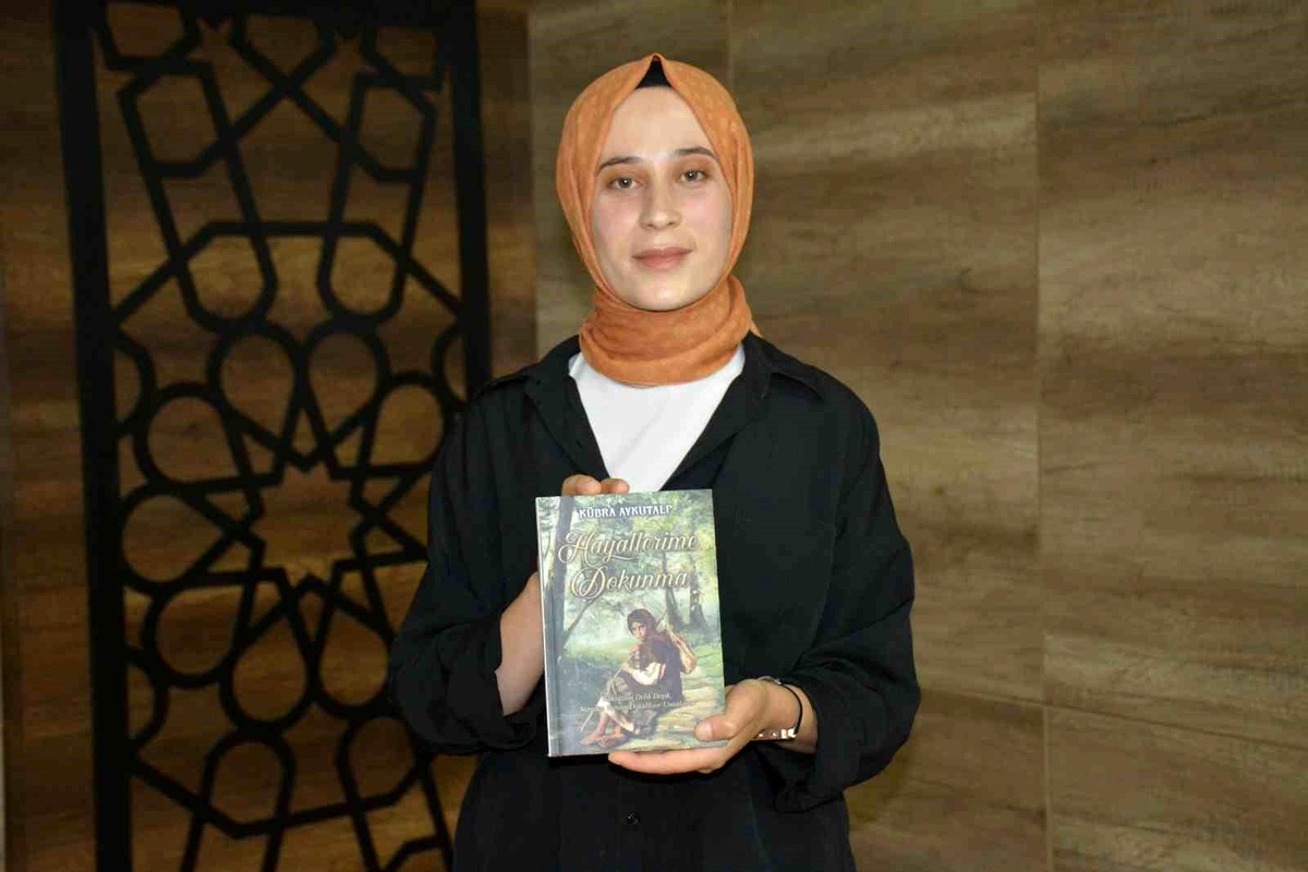 Genç Kadın Yazar Kübra Aykutalp İlk Romanını Okuyucularıyla Buluşturdu