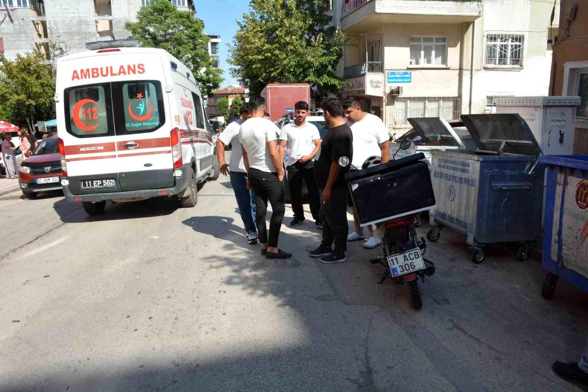 Bilecik\'te Motorlu Bisiklet Kazası: Sürücü Yaralandı