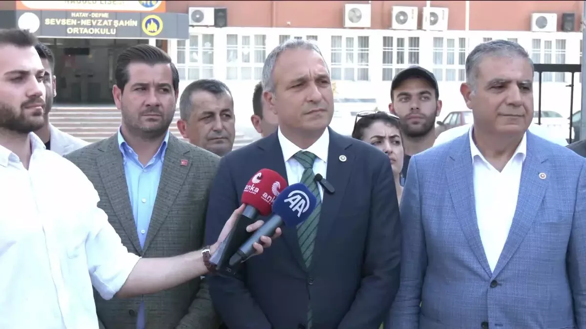 Chp, "Eğitim Buluşmaları" Kapsamında Hatay\'da... Özçağdaş, "210 Okul Yıkılmış Ama 18 Ayın Sonunda Yaptırılmış Bir Tek Okul Yok"