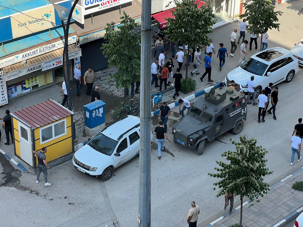 Hakkari\'de Ev Kiralama Kavgası: 5 Kişi Yaralandı
