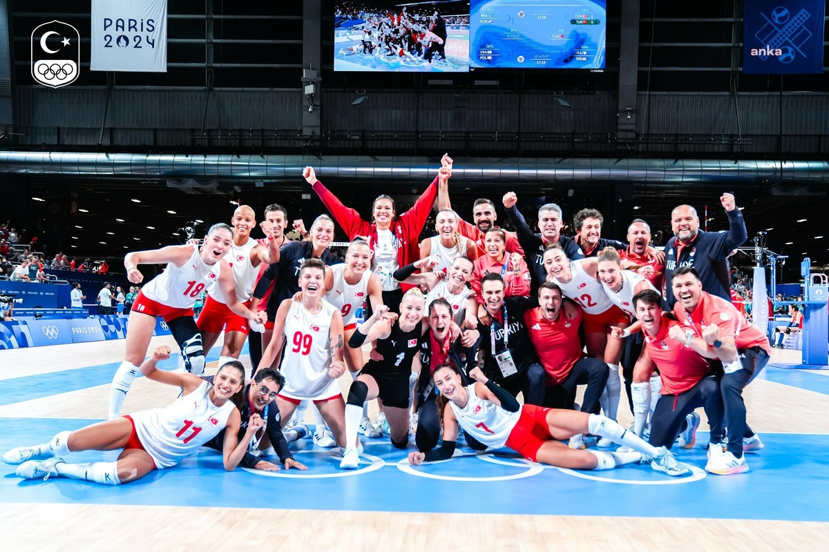 A Milli Kadın Voleybol Takımı Yarı Finalde