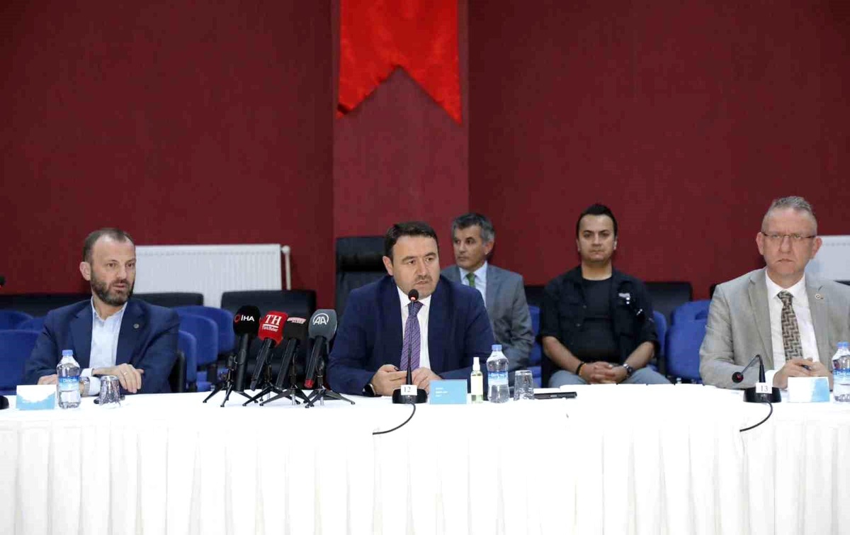 Kütahya Valisi Musa Işık Başkanlığında İstişare ve Değerlendirme Toplantısı Yapıldı