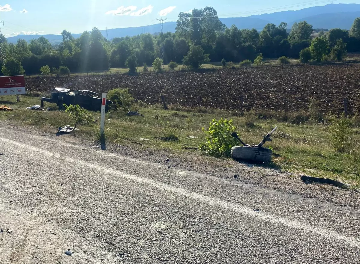 Kastamonu Daday\'da Otomobil Kazası: 1 Ölü, 2 Yaralı