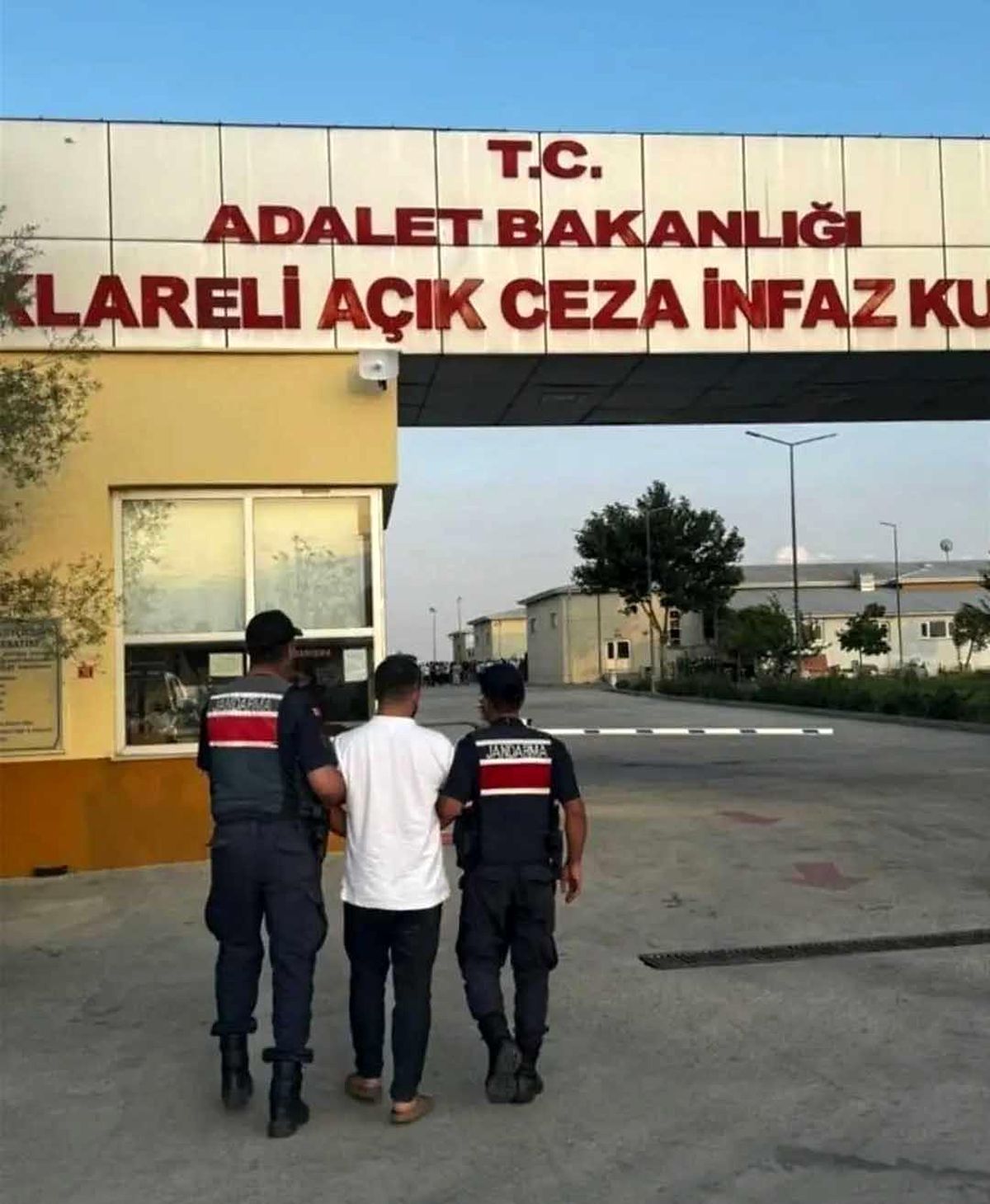 Kırklareli\'nde Aranan ve Hapis Cezası Bulunan 15 Kişi Yakalandı