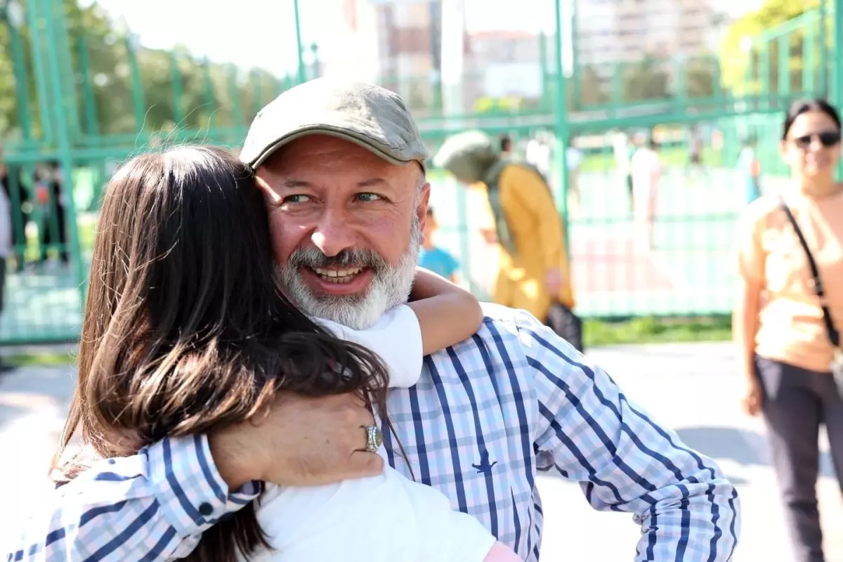 Kocasinan Belediye Başkanı Ahmet Çolakbayrakdar, yaz kurslarını ziyaret etti