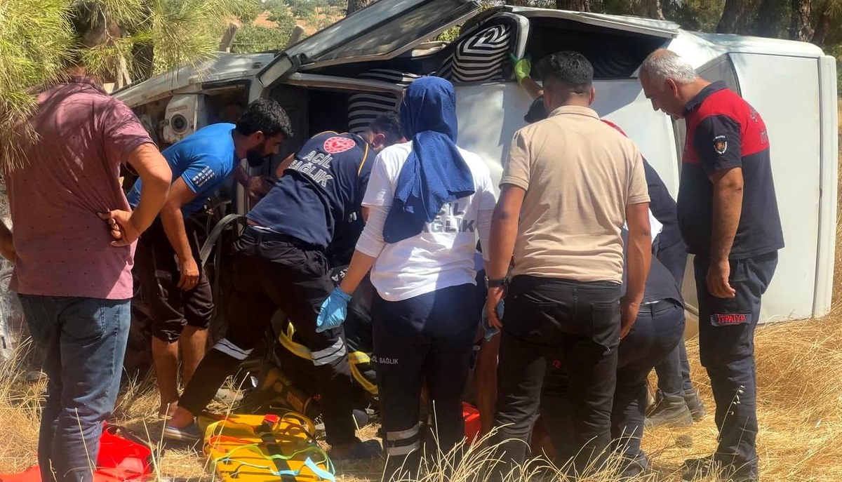 Şanlıurfa\'da Otomobil Kazası: Koca ve Karı Yaralandı