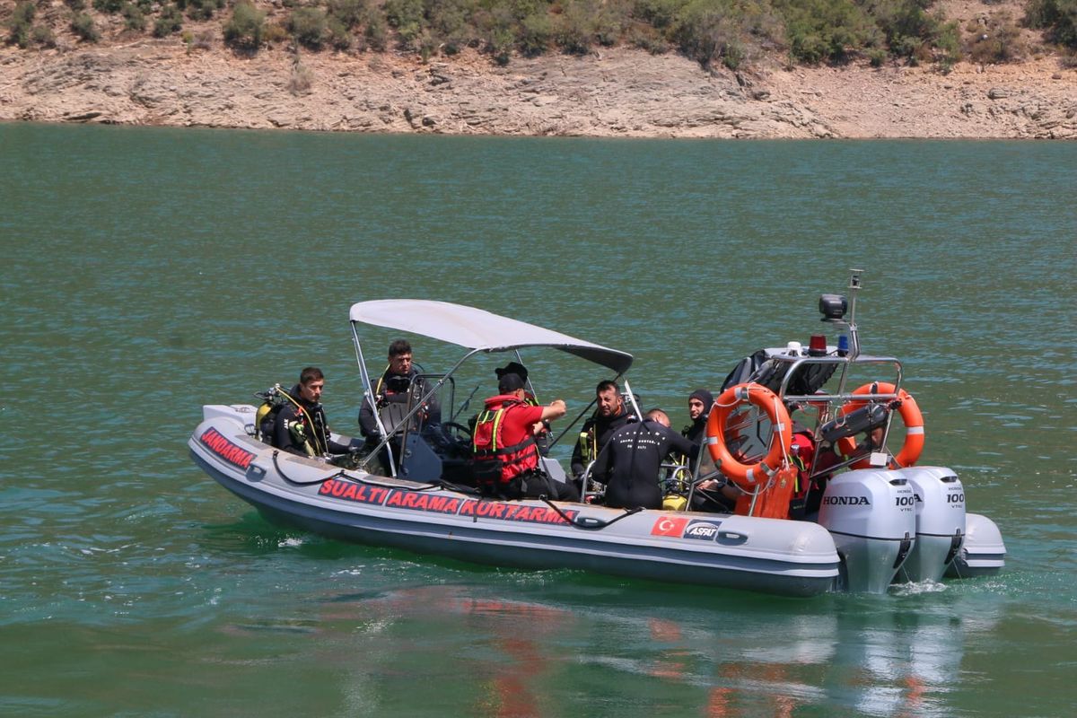 Adana\'da orman yangınında düşen helikopterin çıkarılması için çalışma başlatıldı