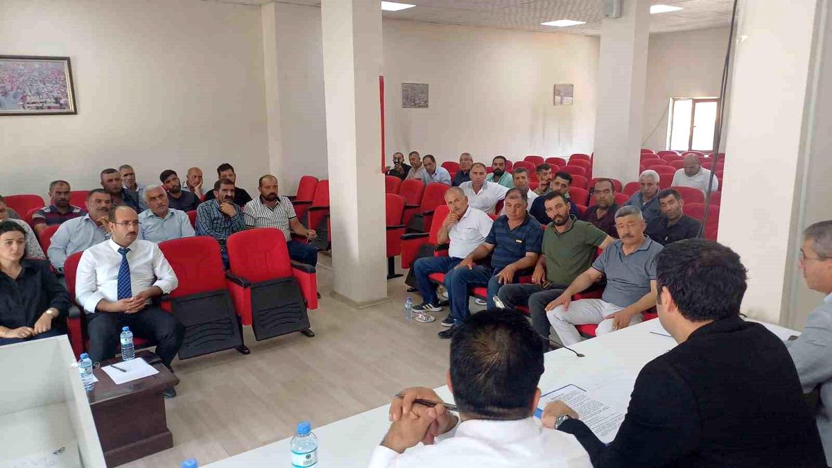 Muş\'ta şeker pancarı üreticilerinin sorunları masaya yatırıldı