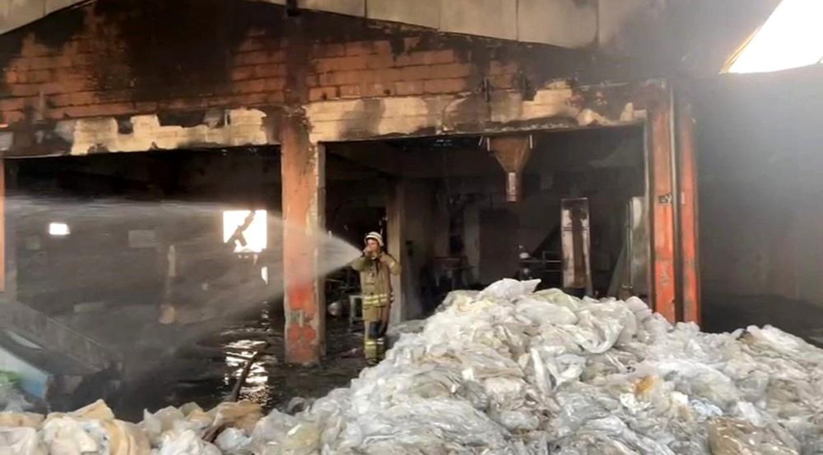 Mardin\'de Geri Dönüşüm Fabrikasında Yangın Kontrol Altına Alındı