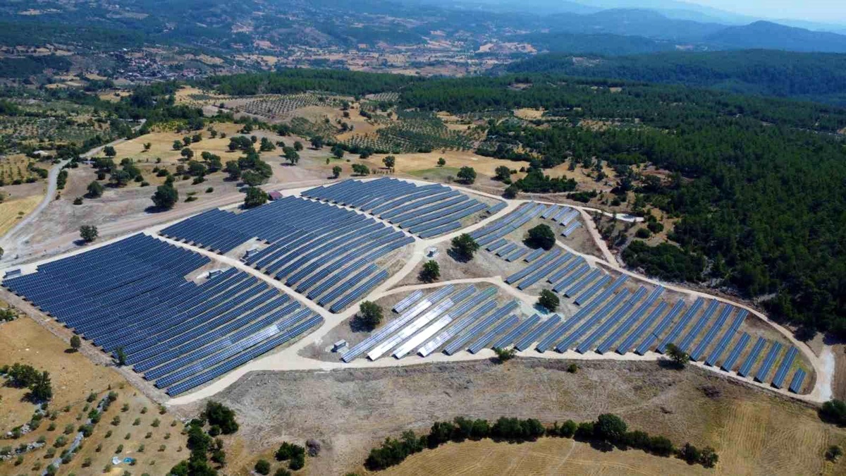 Muğla Büyükşehir Belediyesi, Ege Bölgesi\'nde En Büyük 3. Güneş Enerji Santralini Hizmete Açıyor