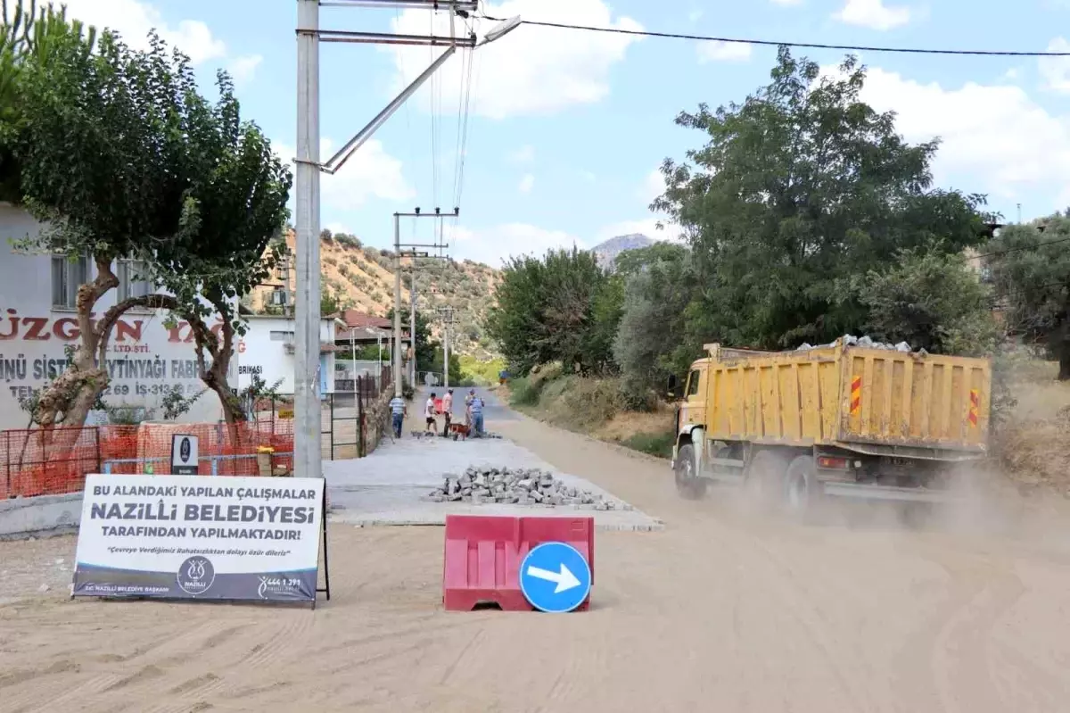 Nazilli Belediyesi Yol Bakım ve Onarım Çalışmalarına Devam Ediyor