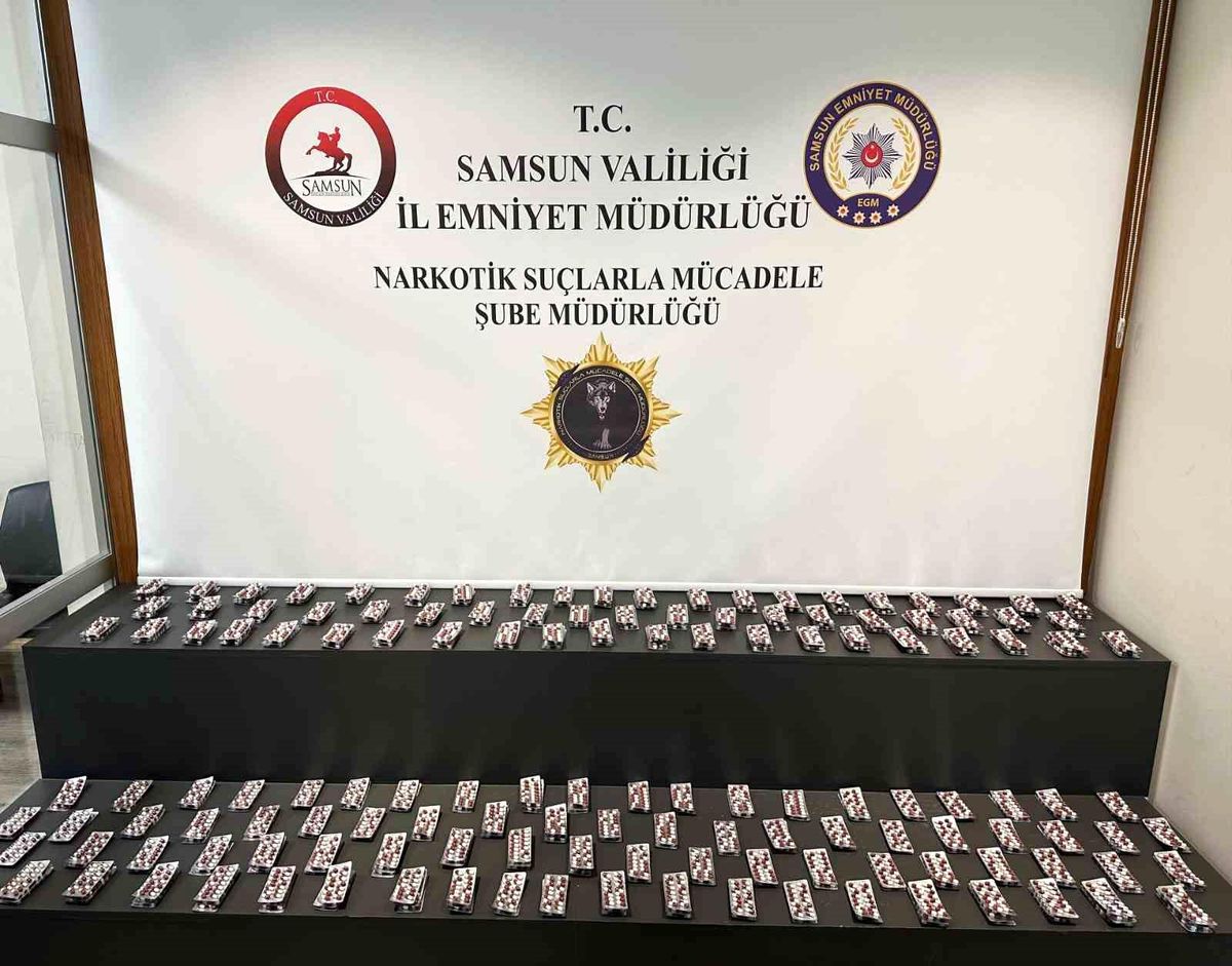 Samsun\'da 7 Bin 83 Adet Sentetik Ecza Ele Geçirildi