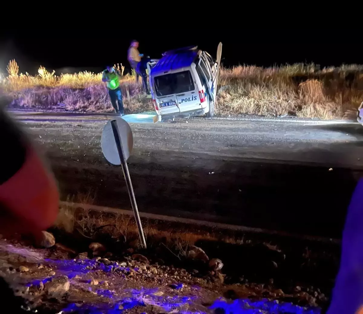 Manisa\'da polis aracı kaza yaptı, 3 polis yaralandı