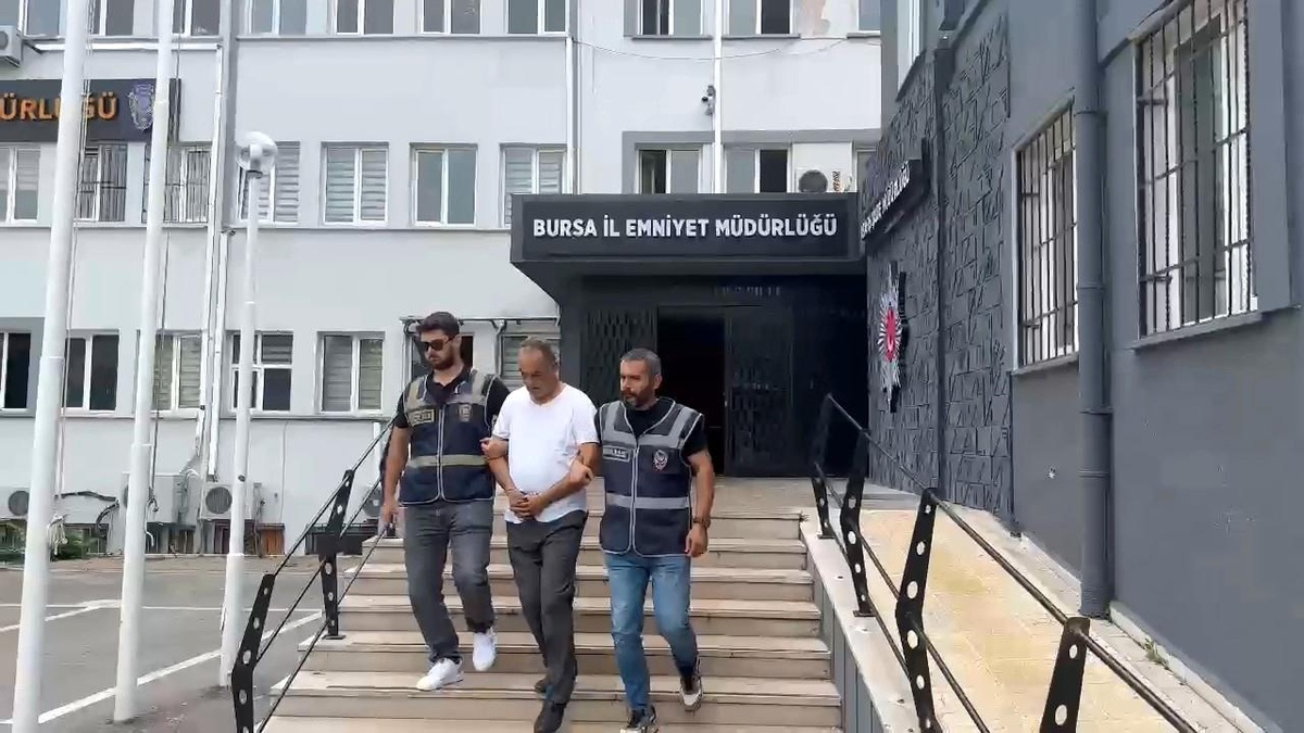 Bursa\'da 21 yıl hapis cezası bulunan şahıs sahte kimlikle yakalandı