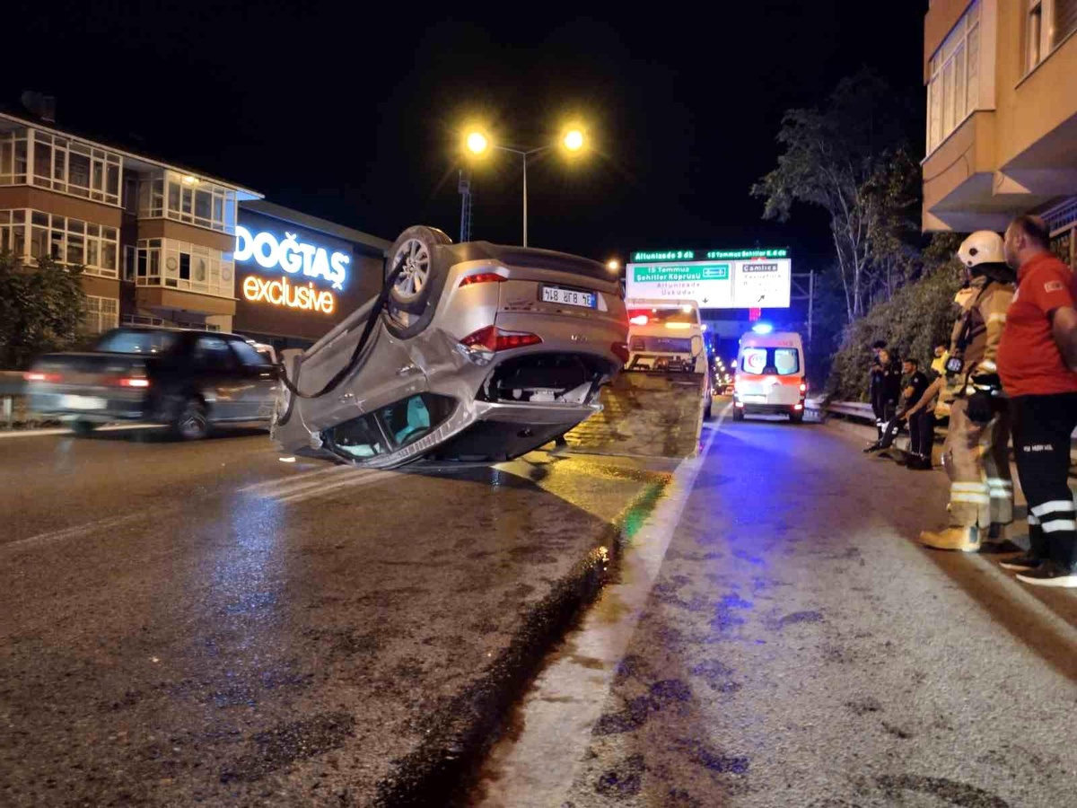 Üsküdar\'da Otomobil Kaza Yaptı