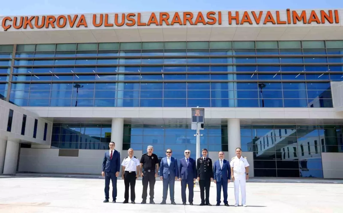 Adana ve Mersin Valileri, Çukurova Uluslararası Havalimanı\'nda İncelemelerde Bulundu