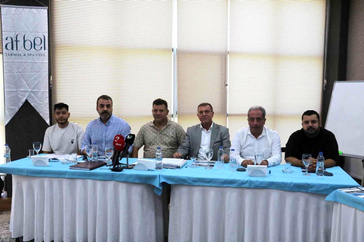 Afyonspor\'un yeni başkanı Niyazi Ertaş oldu