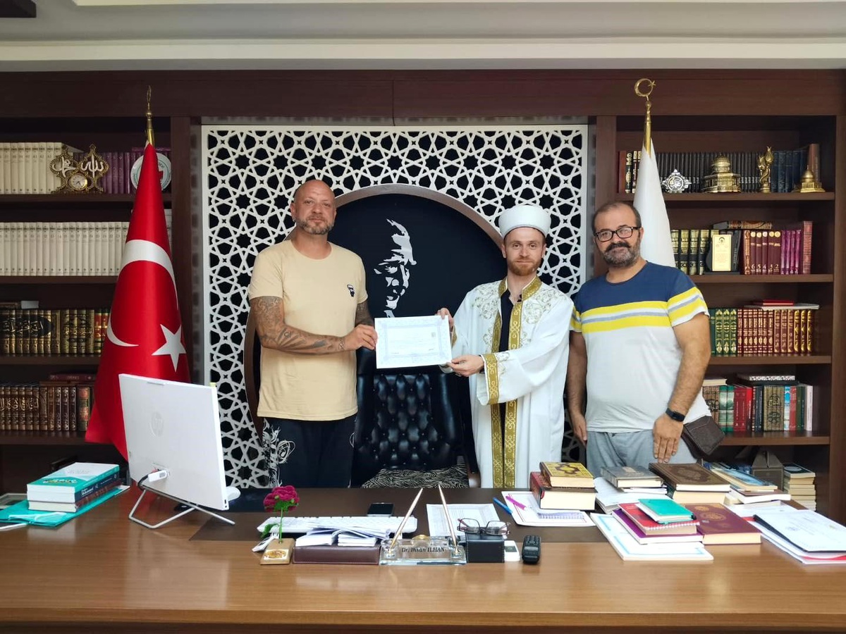 Alman Turist Alanya\'da Müslüman Oldu