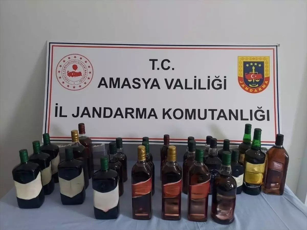 Amasya\'da Yabancı Plakalı Tırda Gümrük Kaçağı Alkollü İçki Bulundu