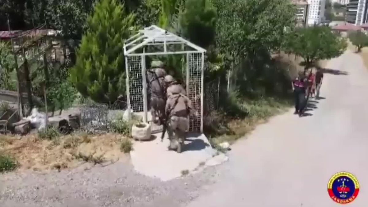 Ankara\'da gerçekleştirilen operasyonda 2 uyuşturucu satıcısı yakalandı