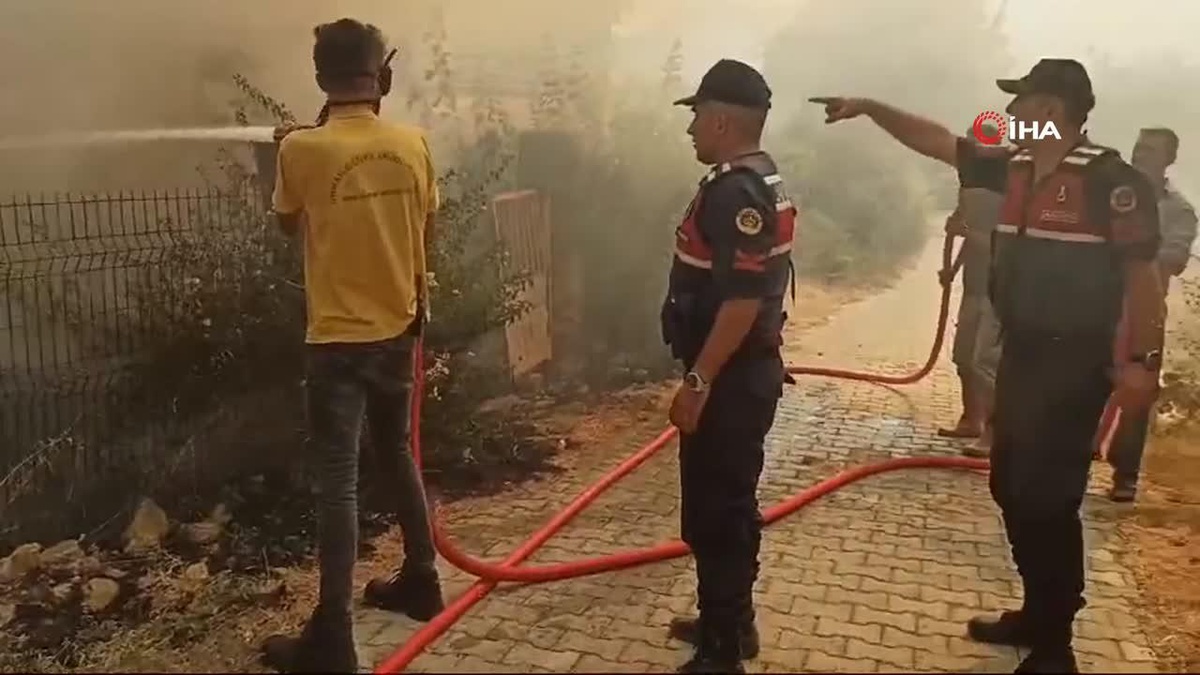 Aydın\'daki yangın yerleşim yerlerine sıçradı