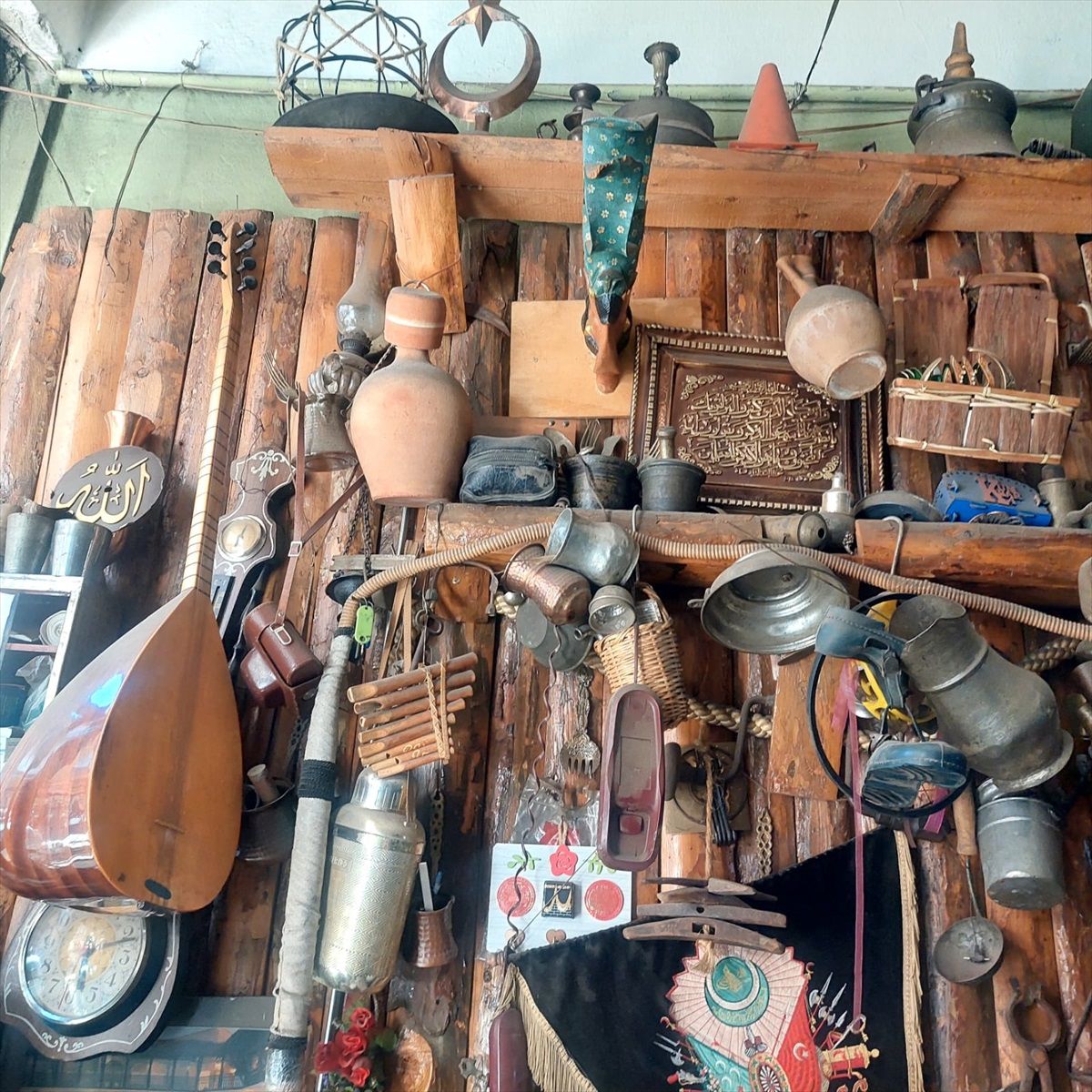 Kayseri\'de Çay Ocağı İşleten Adamın İş Yeri Anılarla Dolu