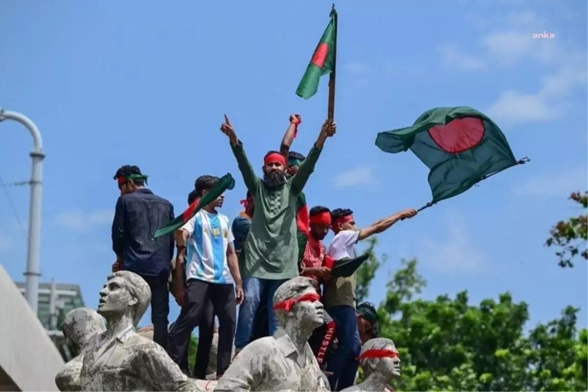 Nobel Barış Ödüllü Muhammed Yunus, Bangladeş\'in Geçici Hükümet Başkanı Olacak