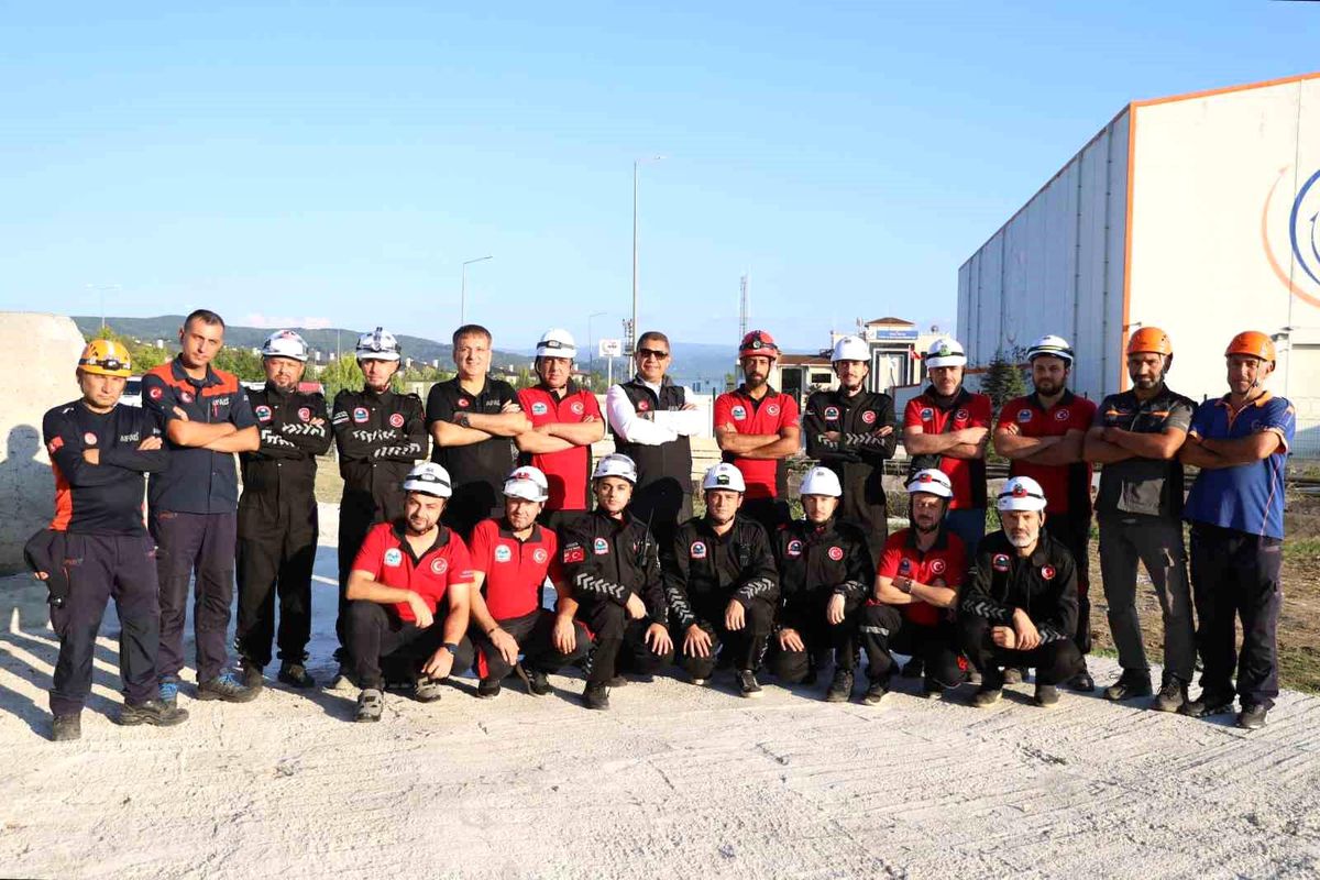Düzce\'de arama kurtarma personeli yetiştirme hedefi aşıldı