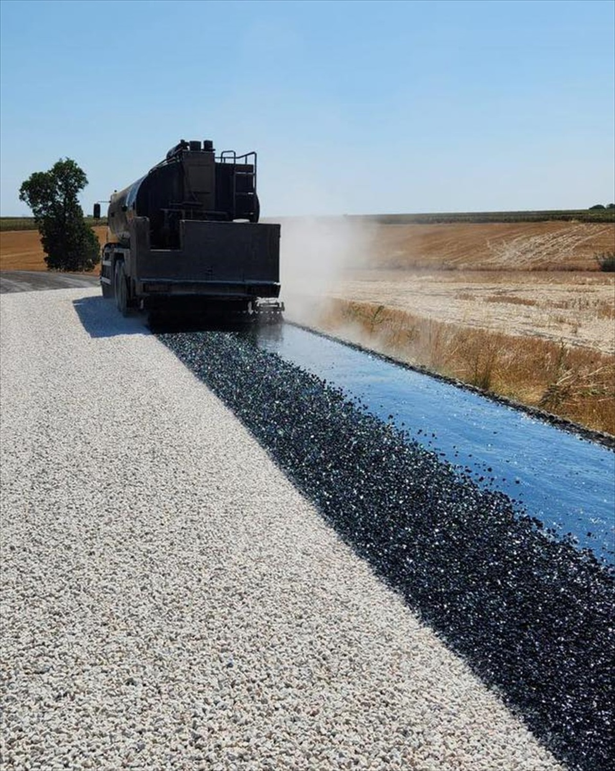 Edirne İl Özel İdaresi Köy Yollarını Sıcak Asfaltla Buluşturuyor