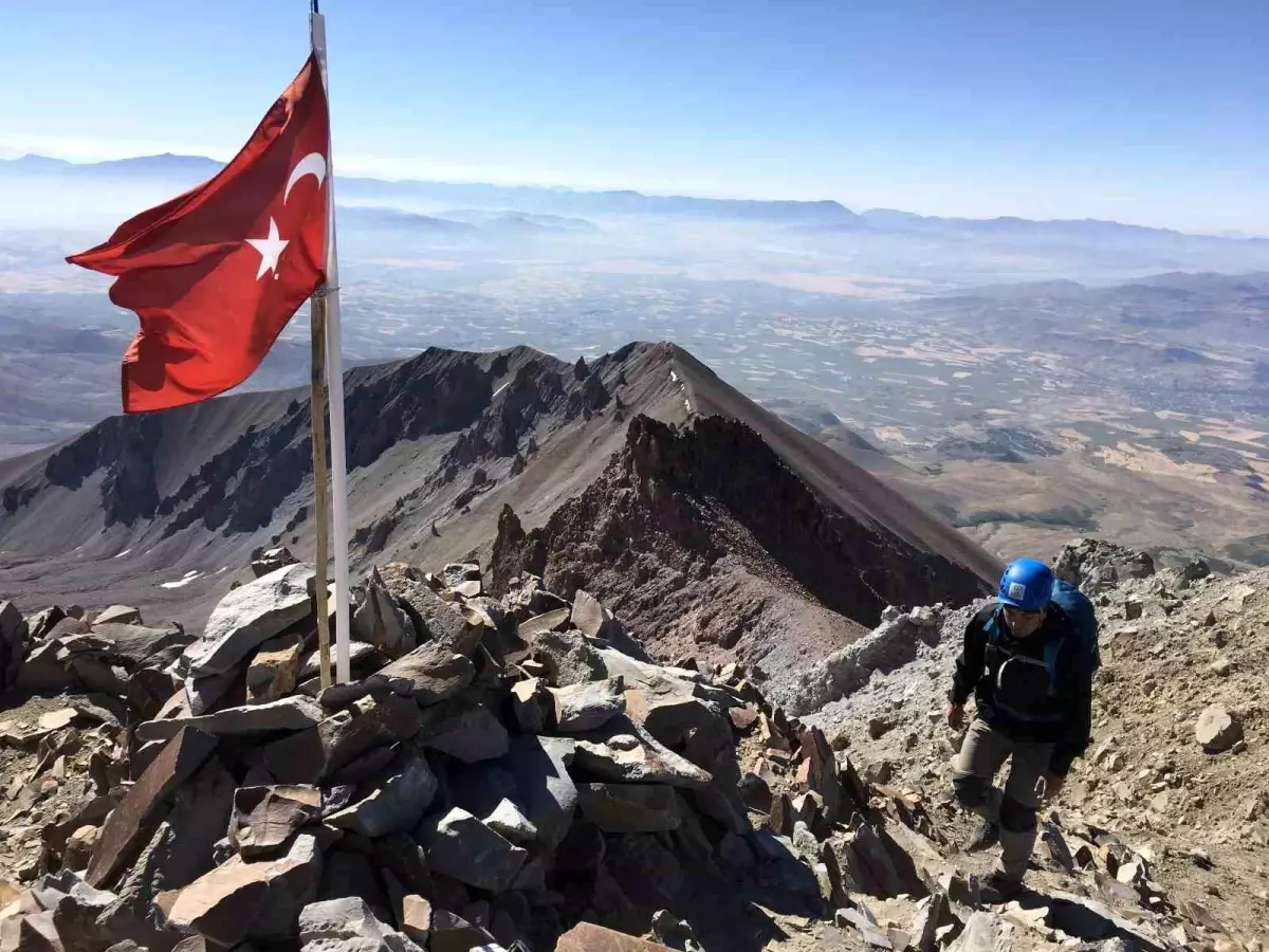 Erciyes Dağı\'nda Zirve Tırmanışları Başlıyor