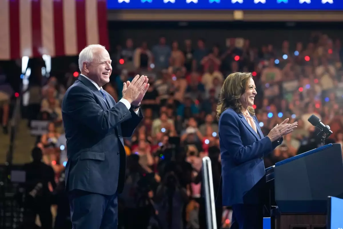 Kamala Harris, Başkan Yardımcısı Adayı Olarak Minnesota Valisi Tim Walz\'ı Seçti