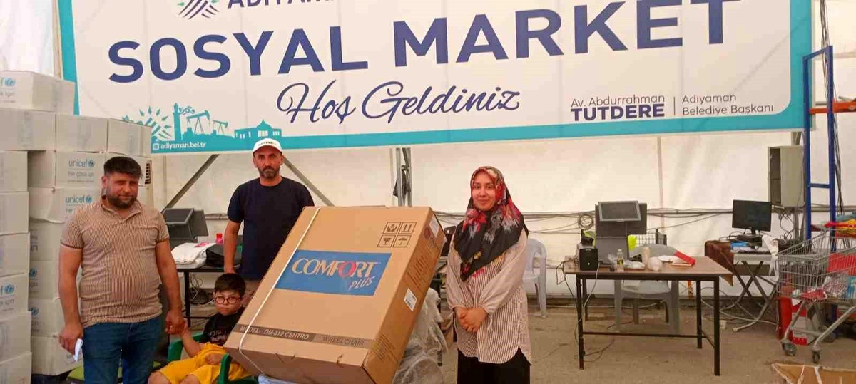 Adıyaman Belediyesi, Hayırseverlerin Destekleriyle 75 Tekerlekli Sandalyeyi İhtiyaç Sahiplerine Ulaştırdı