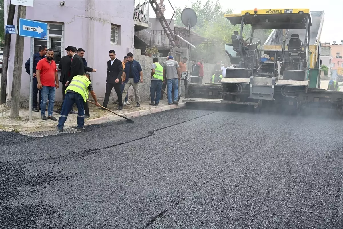 Kadirli Belediyesi Cadde ve Sokaklarda Asfaltlama Çalışmalarına Devam Ediyor