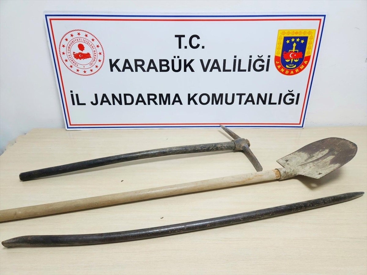 Karabük\'te Kaçak Kazı Yapan 2 Kişi Suçüstü Yakalandı
