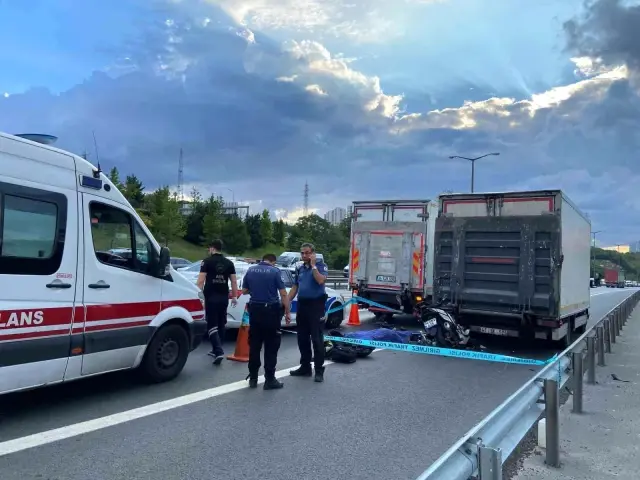 TEM Otoyolu'nda korkunç kaza! Motosiklet sürücüsü feci şekilde can verdi