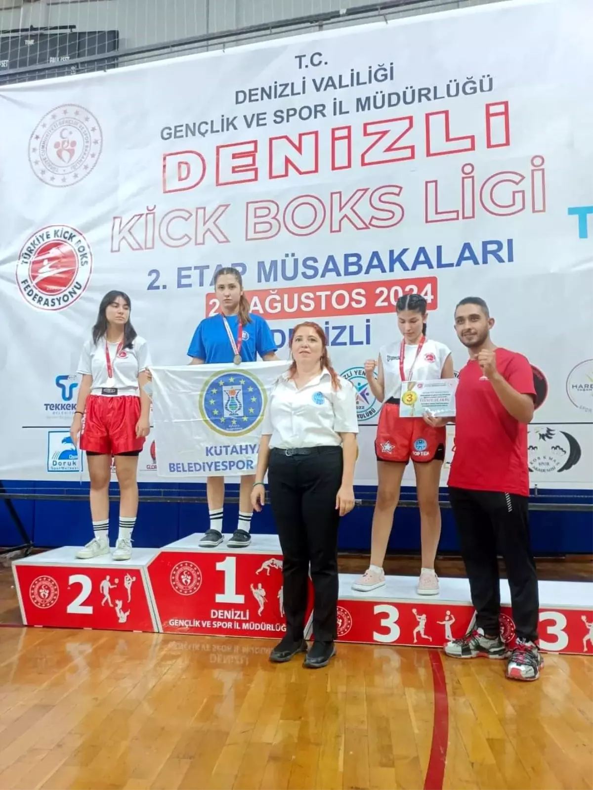 Kütahya Belediye Spor Kulübü Genç Yetenekleri Altın Madalyalarla Döndü