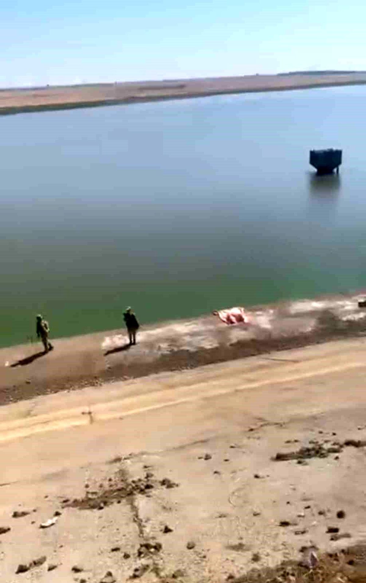Şanlıurfa\'da Çamurlu Barajı\'nda Kadın Cesedi Bulundu