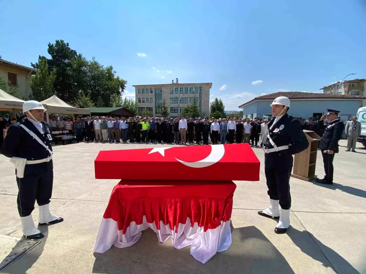 Tokat\'ta Beyin Tümörü Nedeniyle Hayatını Kaybeden Polis Memuru Son Yolculuğuna Uğurlandı