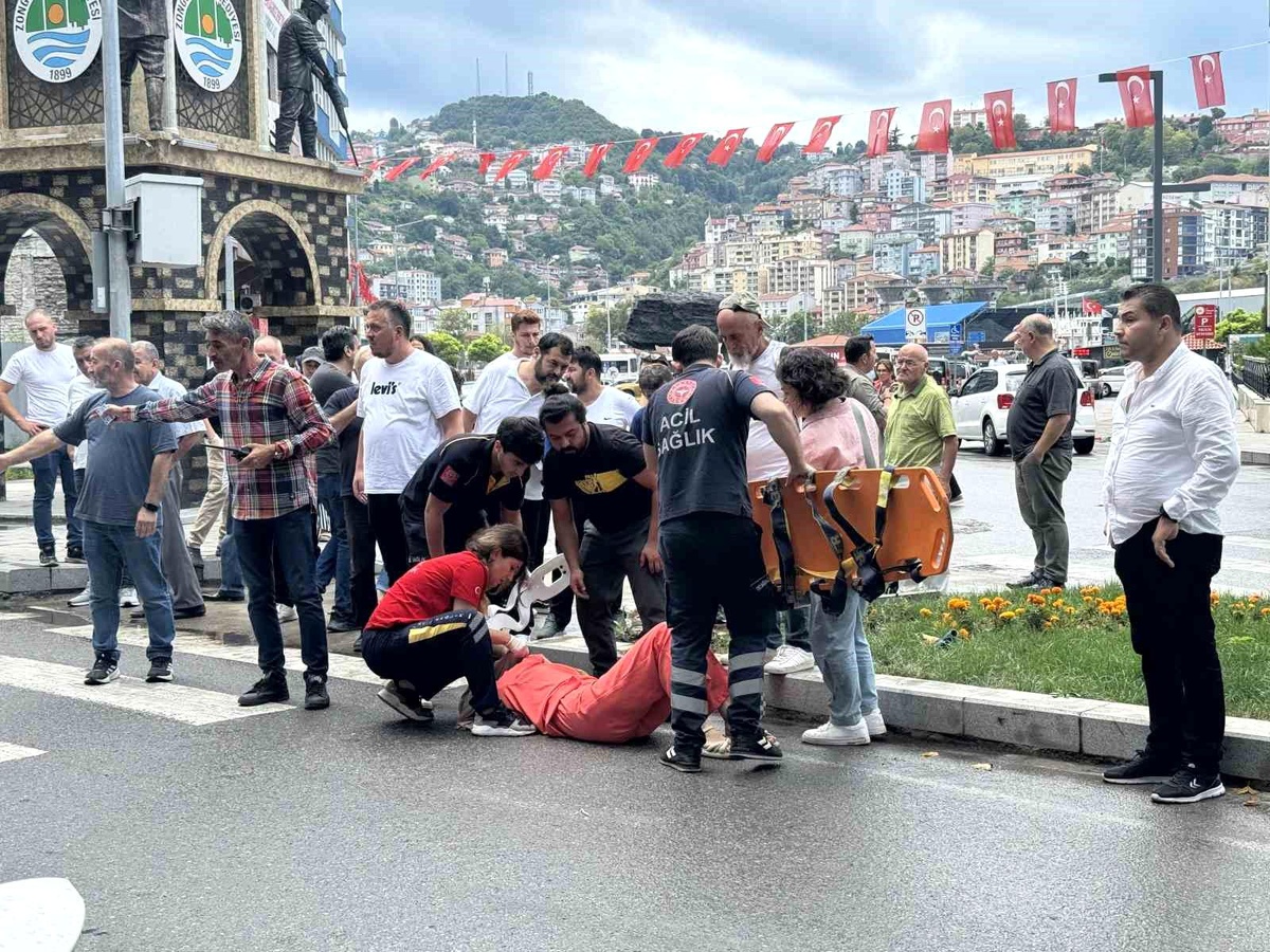 Zonguldak\'ta yaya geçidinden geçen kadına otomobil çarptı