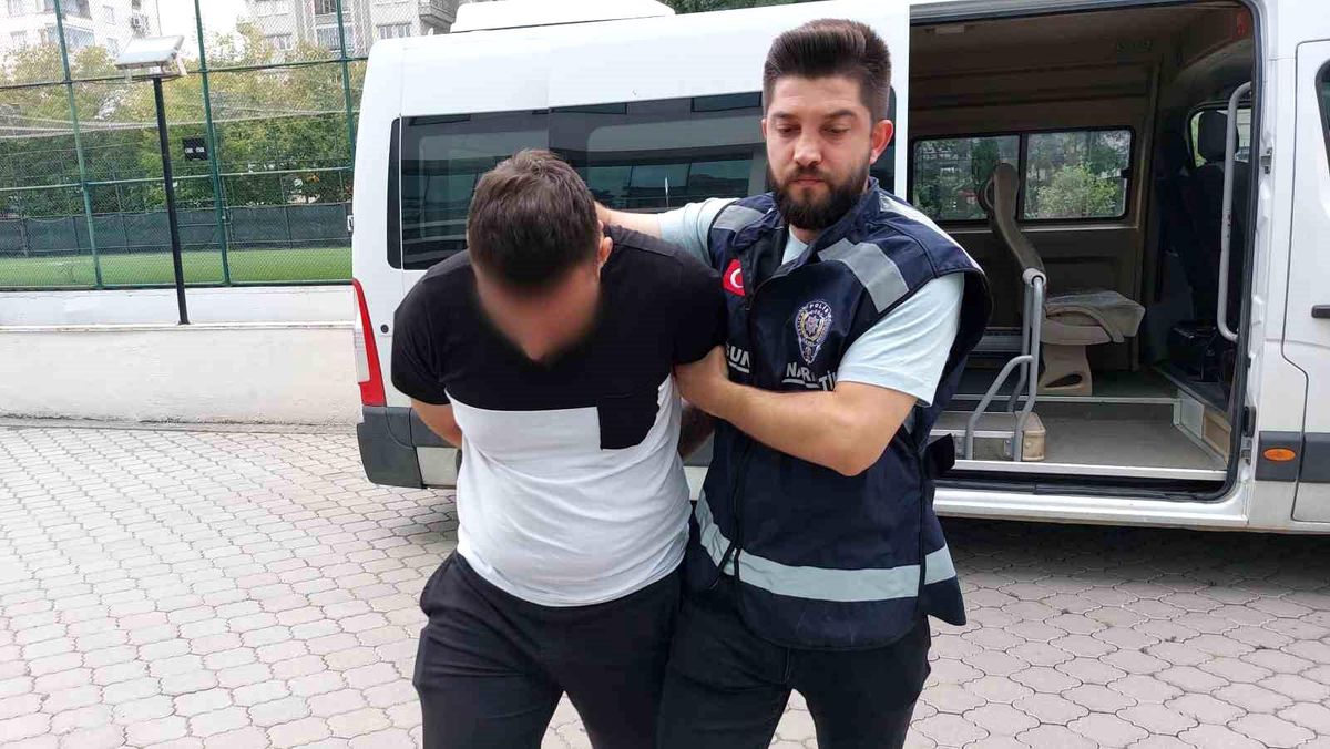 Samsun\'da 22 Bin 301 Adet Sentetik Ecza Ele Geçirildi, Şahıs Tutuklandı