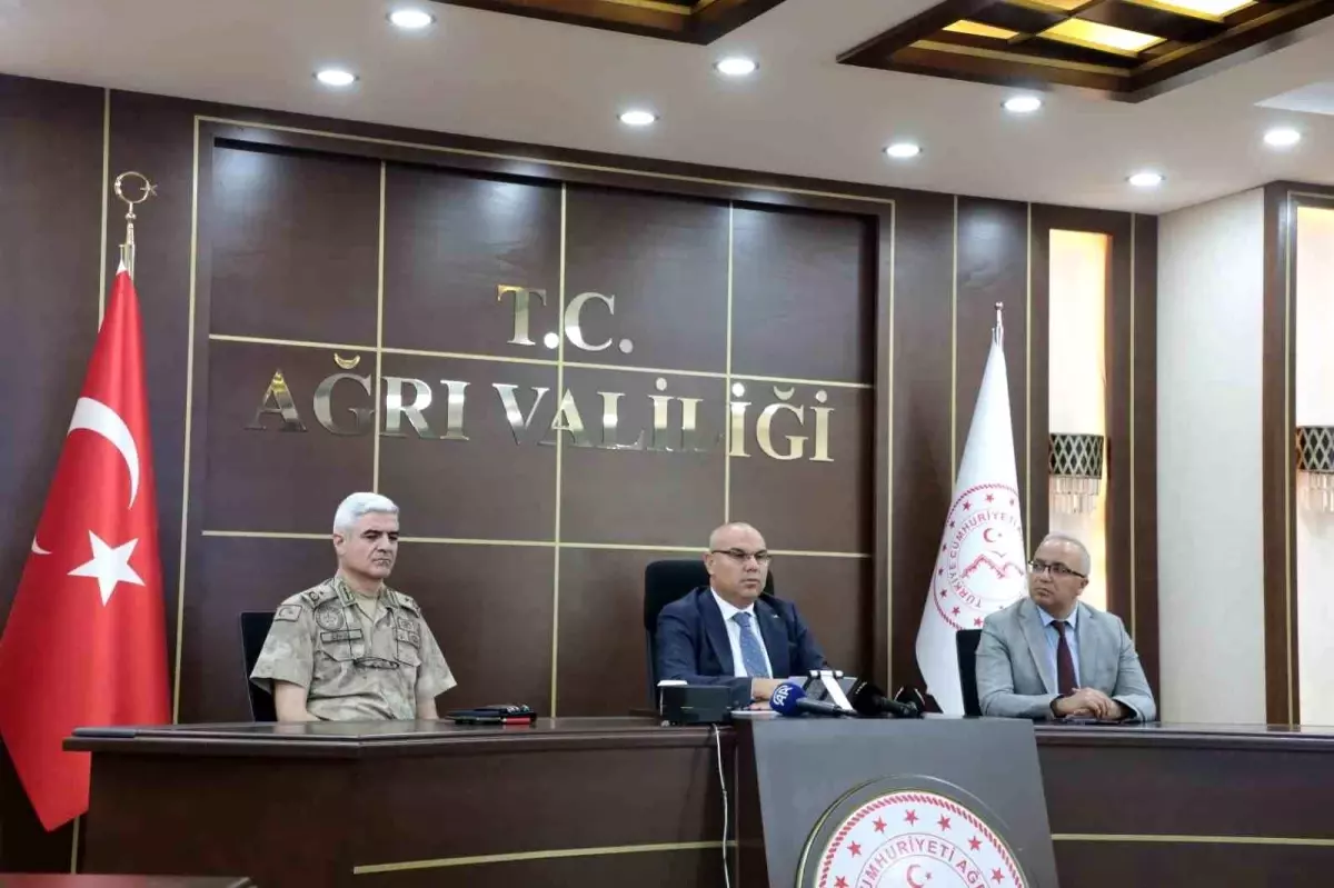 Ağrı\'da Vali Mustafa Koç Başkanlığında Asayiş ve Güvenlik Bilgilendirme Toplantısı Yapıldı