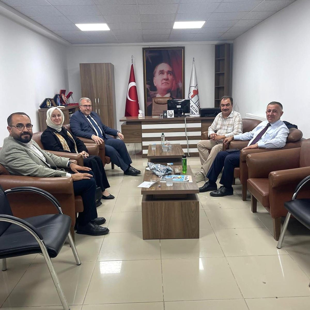 Bilecik AK Parti İl Başkanlığı\'ndan Kent Konseyi Başkanı Hakkı Aynur\'a hayırlı olsun ziyareti