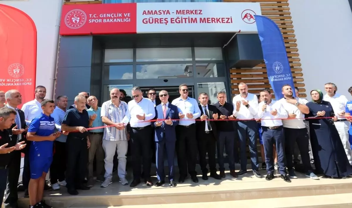 Amasya\'da 35 Milyon TL\'ye Mal Olan Sporcu Eğitim Merkezi Açıldı