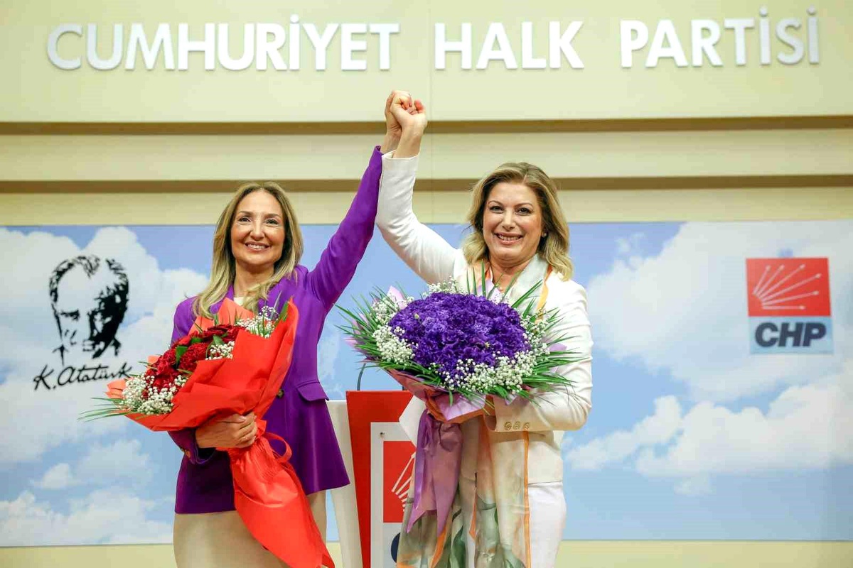 CHP Kadın Kolları Başkanlığına Asu Kaya seçildi