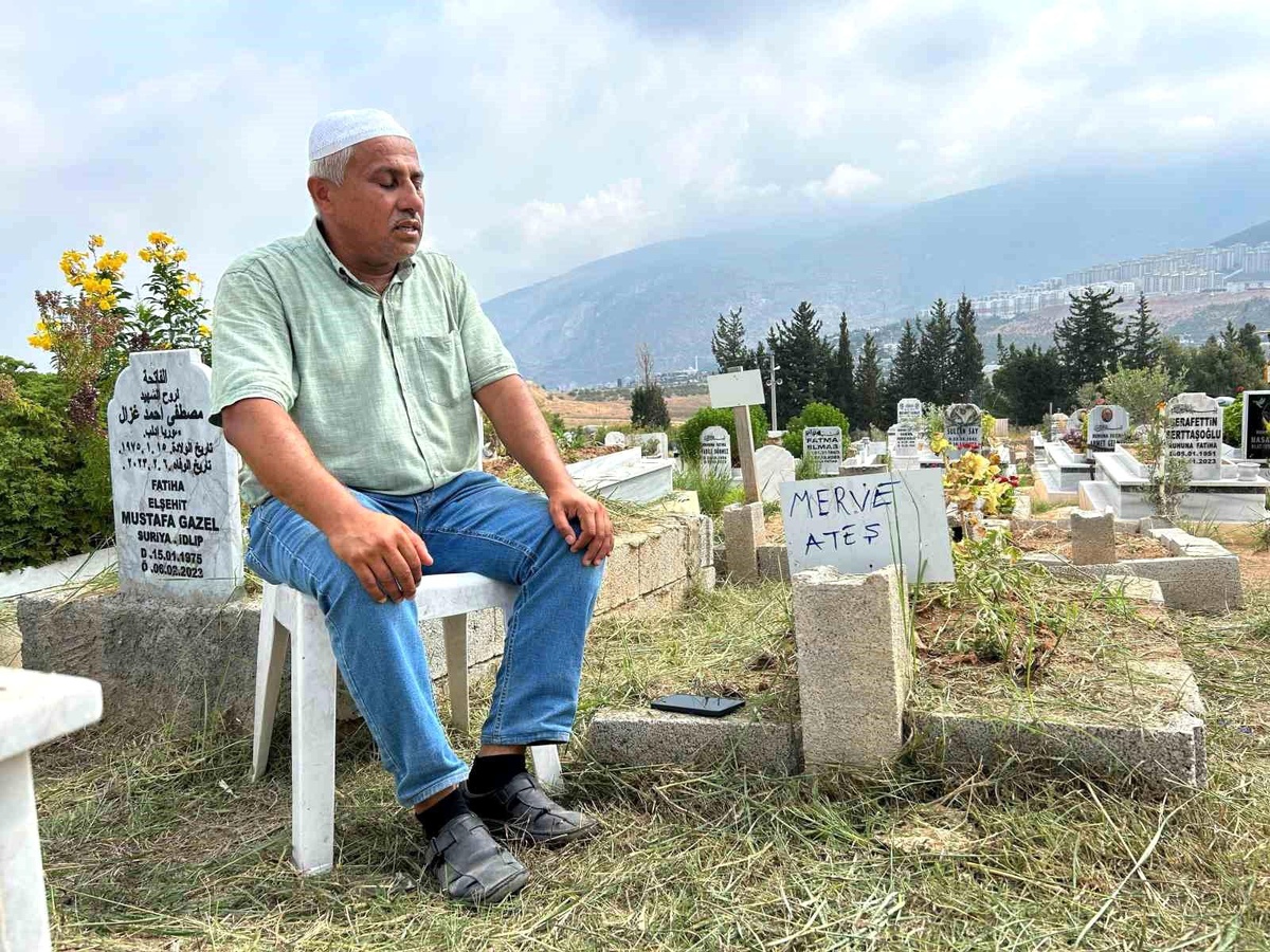 Depremin 18. ayında bulunan mezarına ismi verildi