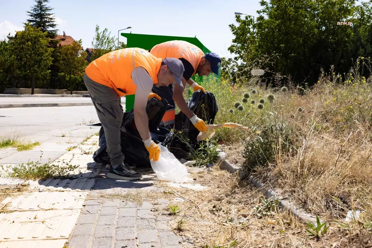 Gölbaşı Belediyesi Temizlik Çalışmalarına Devam Ediyor
