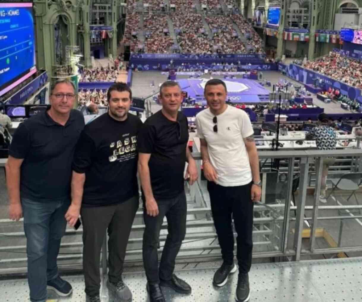 İmamoğlu'nun Paris'teki İstanbul tanıtımı CHP'nin 'after party'sine dönüştü İmamoğlu'nun Paris'teki İstanbul tanıtımı CHP'nin 'after party'sine dönüştü