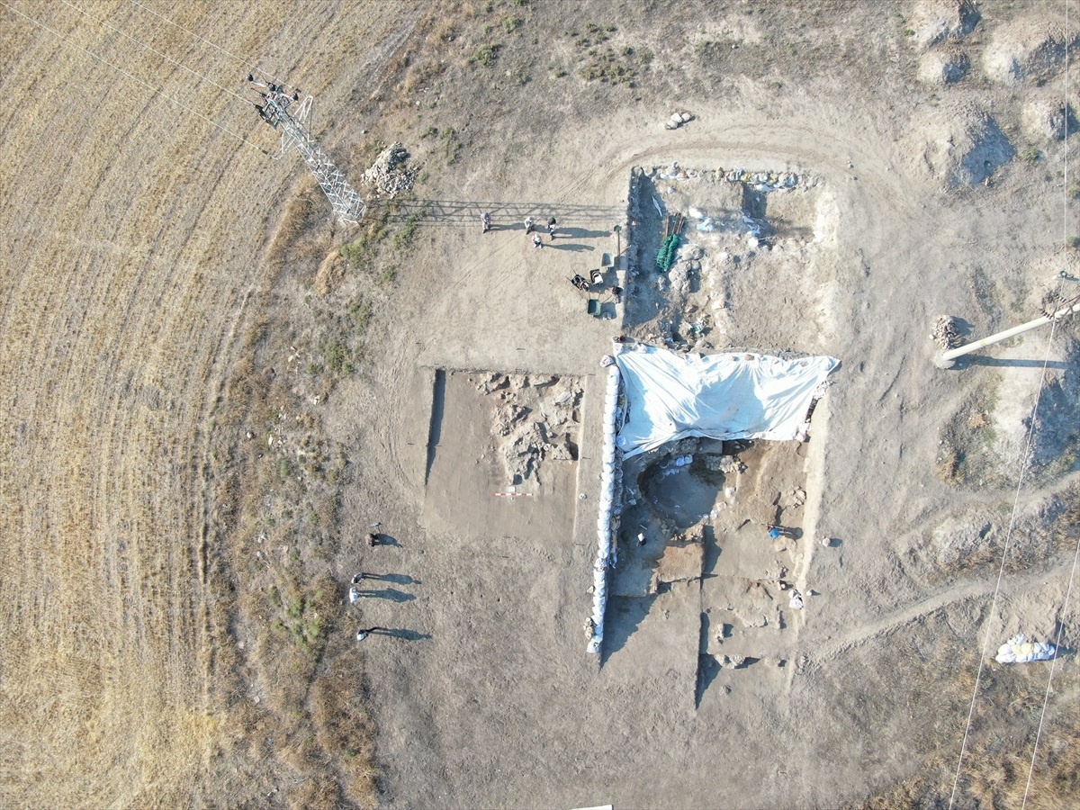 Afyonkarahisar\'da Üçhöyük kazısı Japon bilim insanlarının katılımıyla devam ediyor