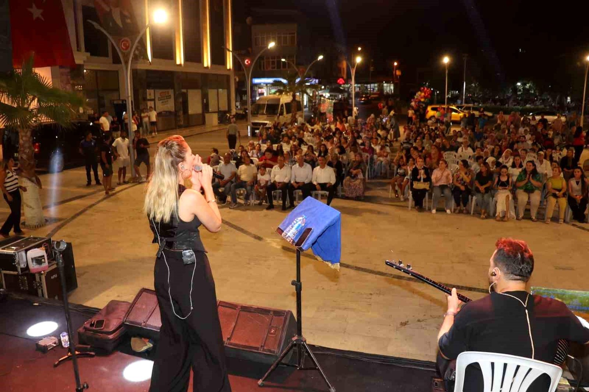 Aydın Büyükşehir Belediyesi Yaz Konserleri Koçarlı\'da Coşkuyla Gerçekleştirildi