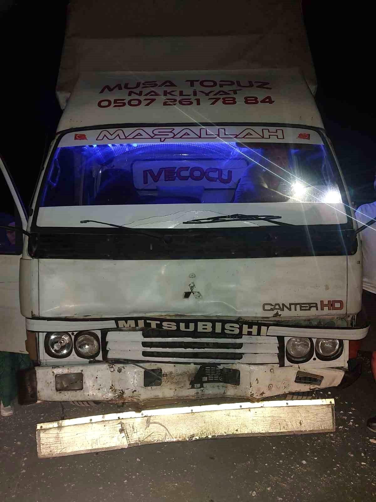 Konya\'da kamyonetle motosiklet çarpıştı: Motosiklet sürücüsü ağır yaralandı